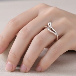 Tiffany & Co. Elsa Perettio Teardrop ring Size 5.5